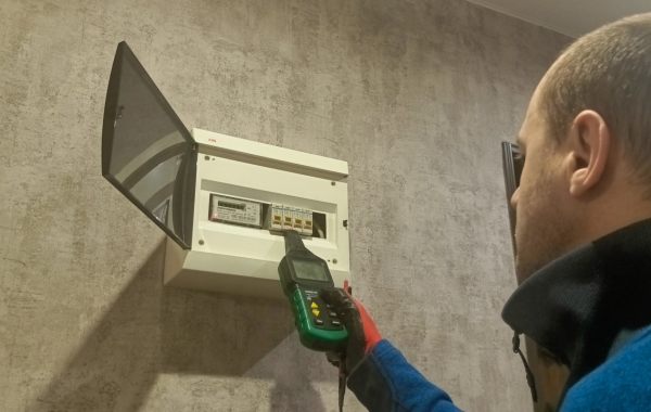 Поиск скрытой проводки, обнаружение короткого замыкания оказываем услуги