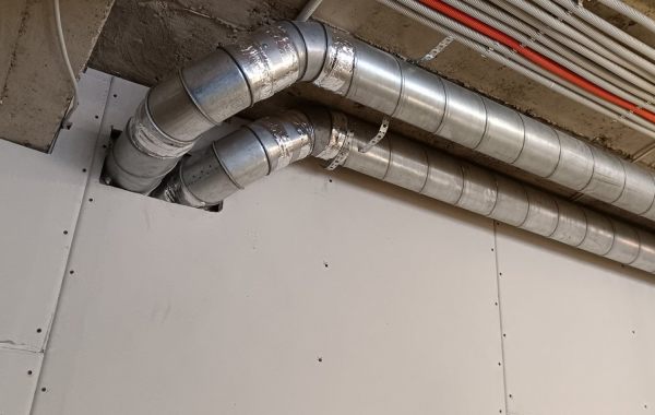 Монтаж систем вентиляции в квартирах, офисах и коттеджах оказываем услуги