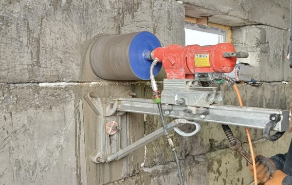 Бурение продухов и отдушин в фундаменте оказываем услуги