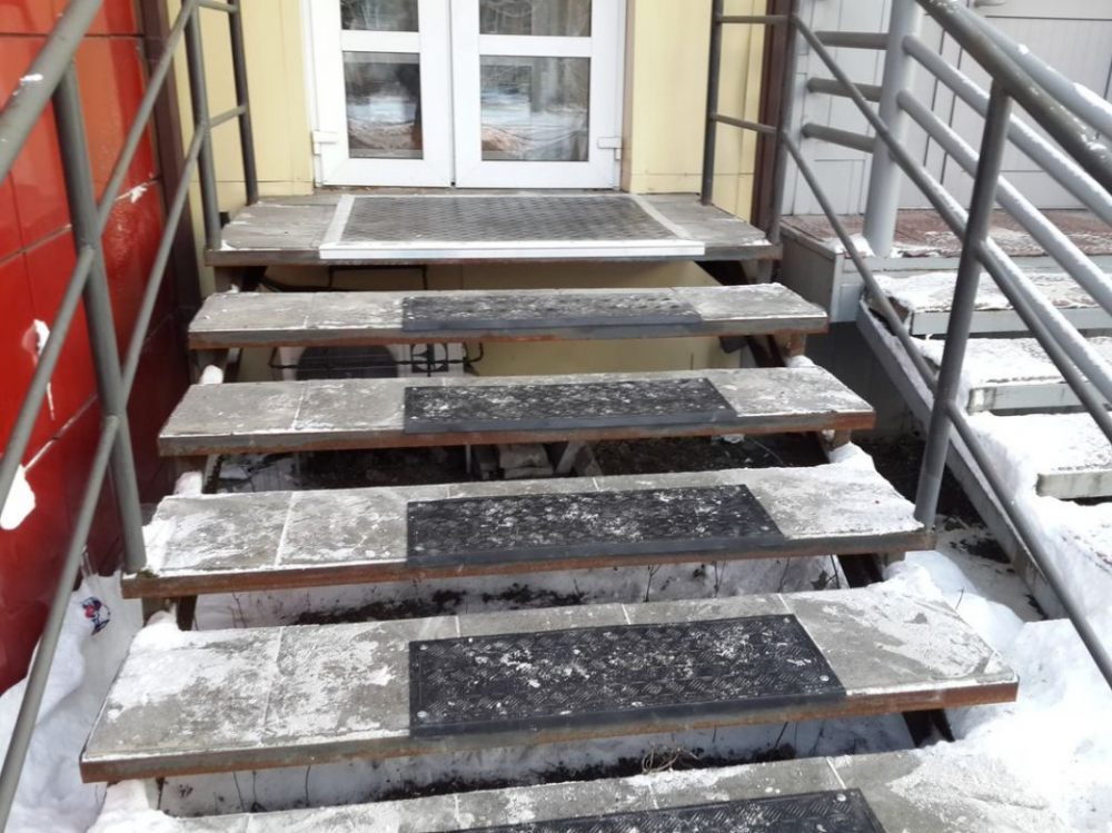 Монтаж резиновых проступей и накладок на ступени стоимость - Новокузнецк