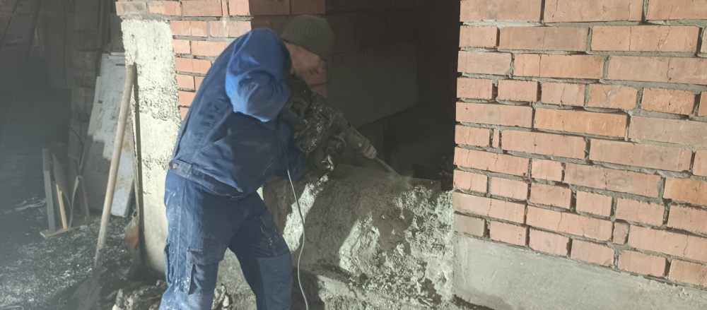 Разрушение бетона и кирпича. Проемы в полу и стенах. стоимость - Новокузнецк