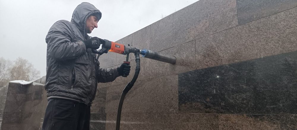 Сухое алмазное бурение отверстий в Осинниках стоимость - Осинники