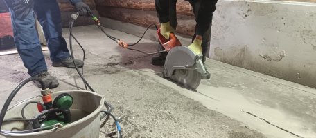 Разрушение бетона и кирпича. Проемы в полу и стенах. стоимость - Новокузнецк