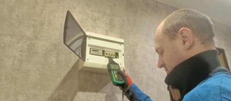 Поиск скрытой проводки в стенах, обнаружение КЗ или обрыва проводов стоимость - Междуреченск